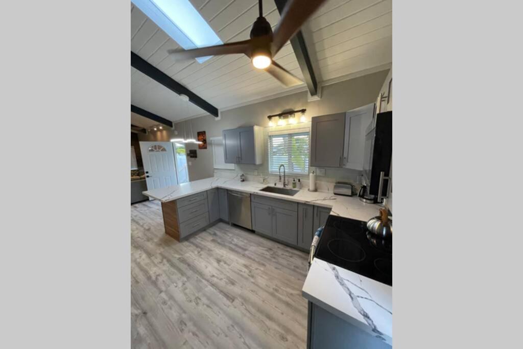 Spacious 2 Bedroom Beach House With King Suite Waianae Exterior foto